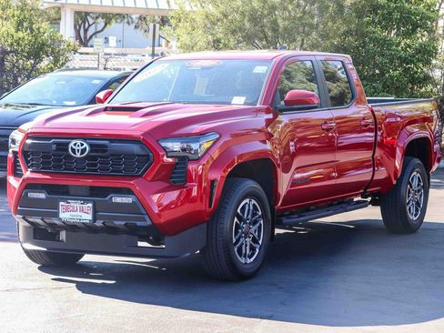 Certified 2024 Toyota Tacoma TRD Sport AWD/4WD image 3