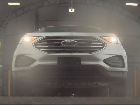 Used 2022 Ford Edge SE AWD/4WD image 3