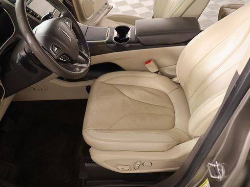 Used 2018 Lincoln MKX Reserve w/ Driver Assistance Package image 11