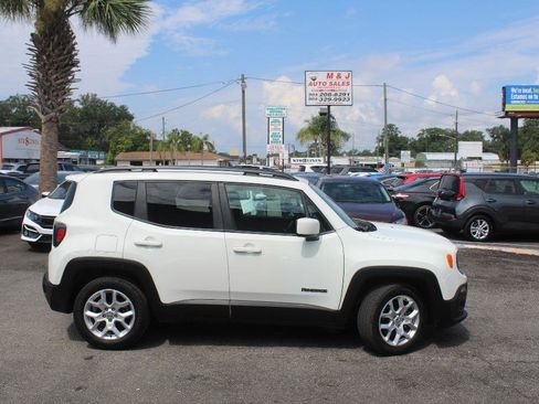 Used 2018 Jeep Renegade Latitude image 2