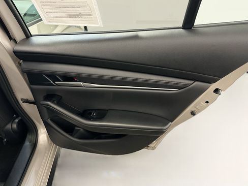 Used 2024 MAZDA MAZDA3 s FWD image 31