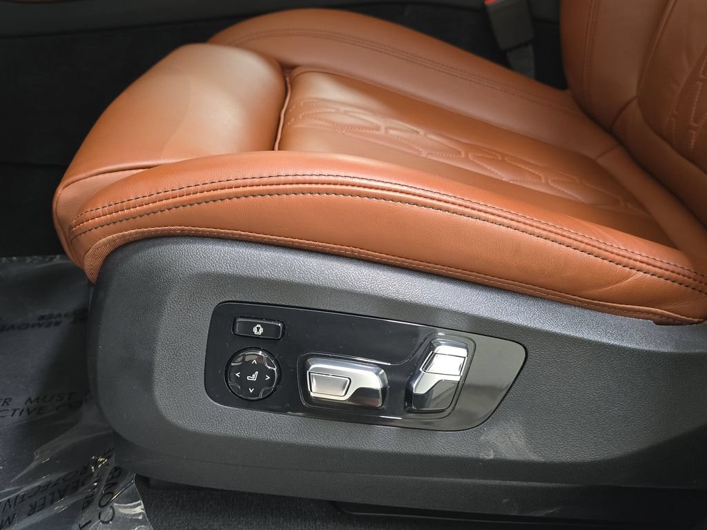 Used 2026 BMW X7 xDrive40i AWD/4WD image 28