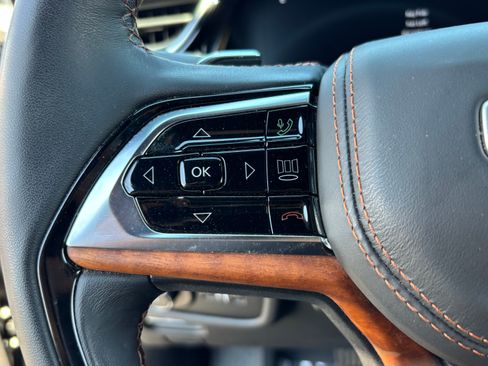 Used 2023 Jeep Grand Cherokee Summit AWD/4WD image 26