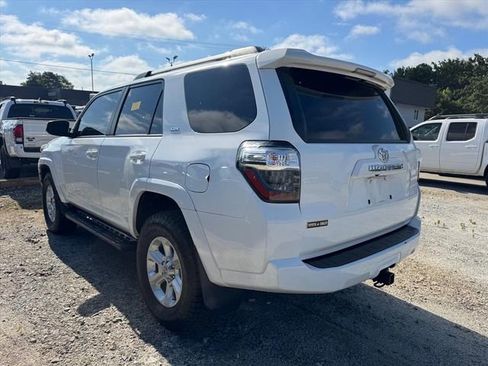 Used 2022 Toyota 4Runner SR5 AWD/4WD image 7