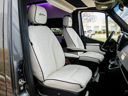 Used 2023 Mercedes-Benz Sprinter 3500 image 48