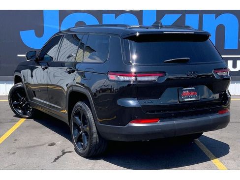 Used 2024 Jeep Grand Cherokee L Altitude AWD/4WD image 12