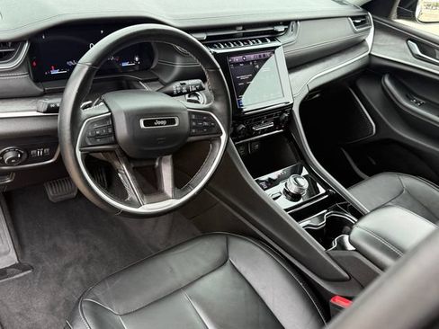 Used 2022 Jeep Grand Cherokee L Limited AWD/4WD image 10