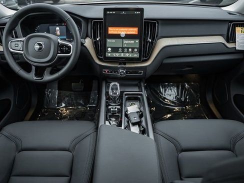 New 2026 Volvo XC60 B5 Plus w/ Protection Package Premier image 20