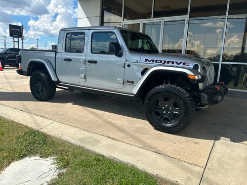 Used 2023 Jeep Gladiator Mojave w/ Cold Weather Group AWD/4WD image 2