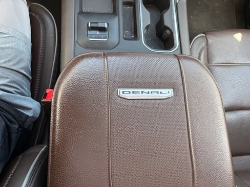 Used 2025 GMC Sierra 3500 Denali w/ Denali Reserve Package AWD/4WD image 25