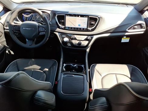 New 2027 Chrysler Pacifica Limited w/ S Appearance Package FWD image 28