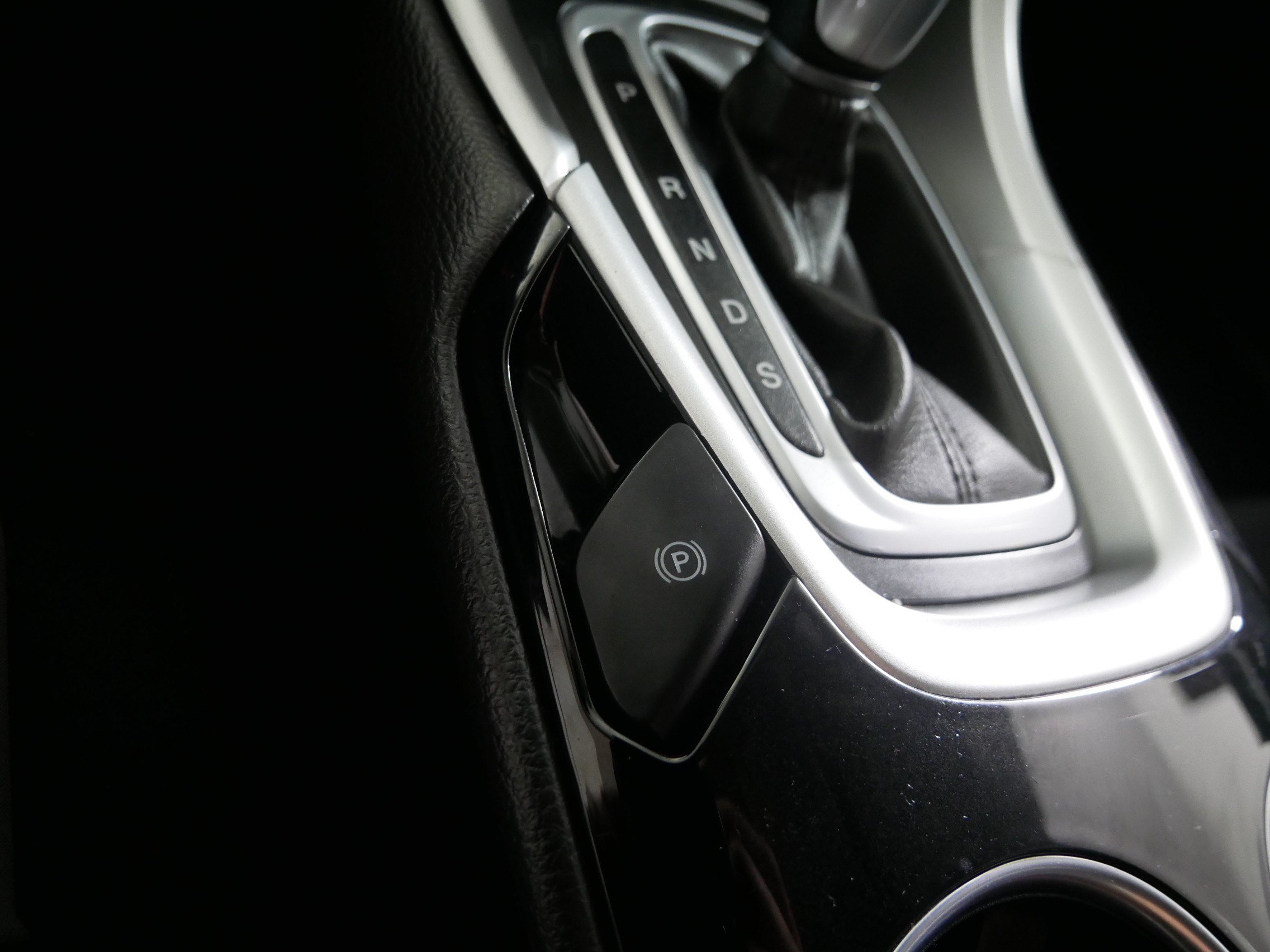 Used 2013 Ford Fusion SE FWD image 33