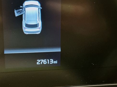 Used 2025 Kia Sportage LX image 19