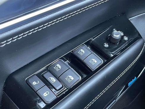 Used 2022 Jeep Grand Wagoneer Series II AWD/4WD image 32