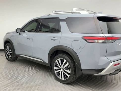 Used 2022 Nissan Pathfinder Platinum w/ Cargo Package AWD/4WD image 4