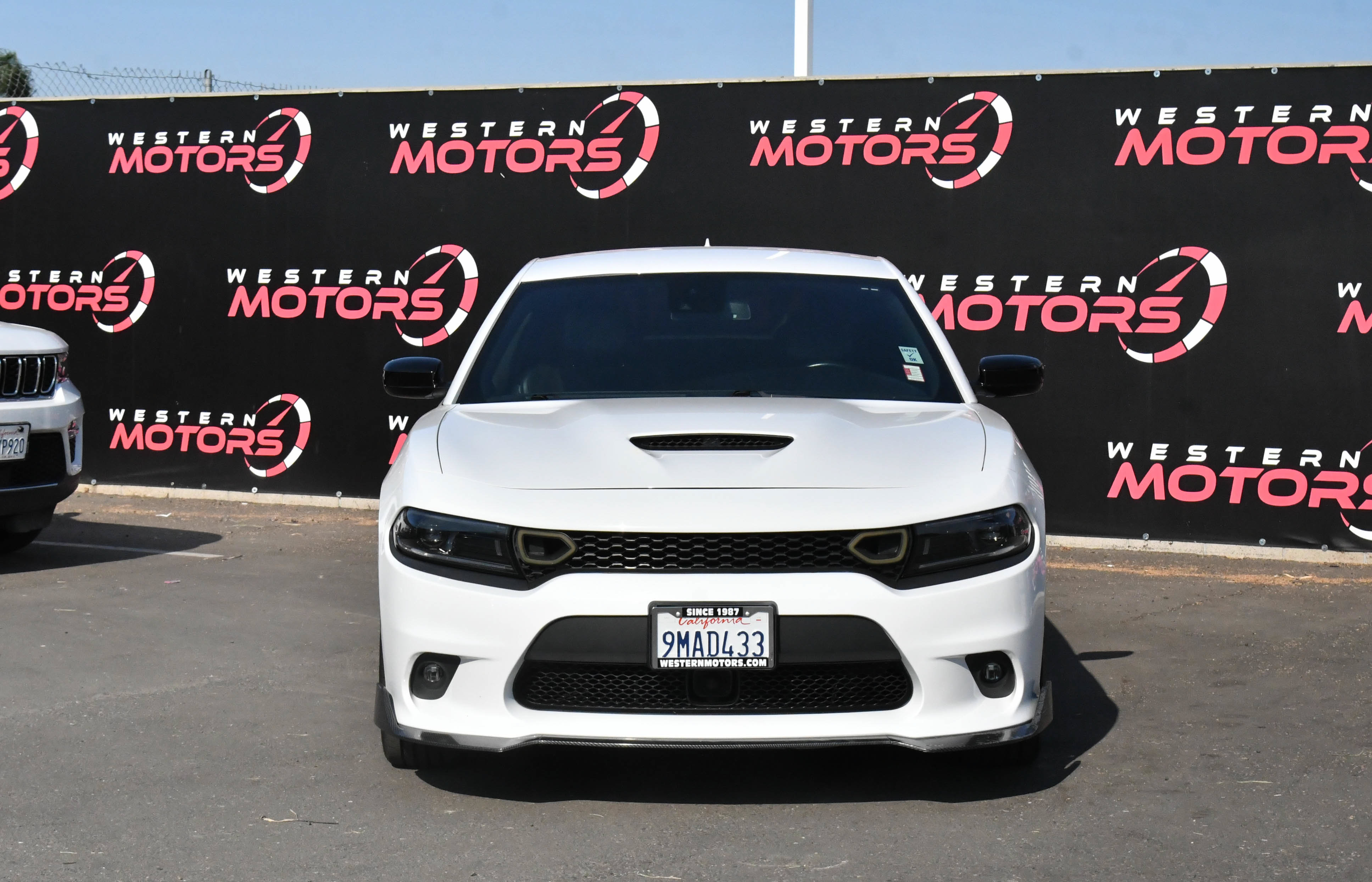 Used 2023 Dodge Charger R/T w/ Plus Group RWD image 2