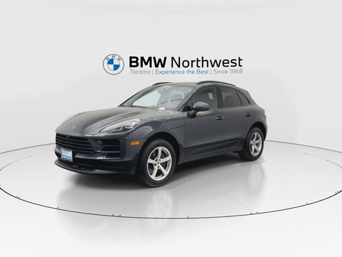 Used 2021 Porsche Macan w/ Premium Package AWD/4WD image 9