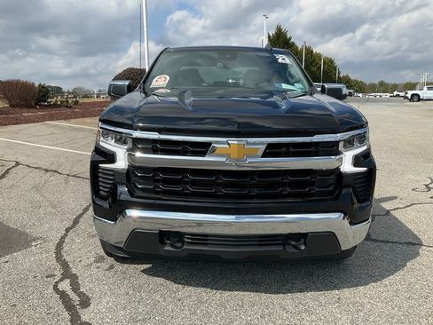 Used 2023 Chevrolet Silverado 1500 LT image 2