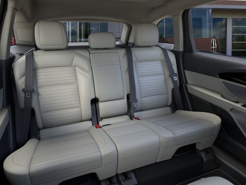 New 2026 Lincoln Nautilus Reserve AWD/4WD image 11