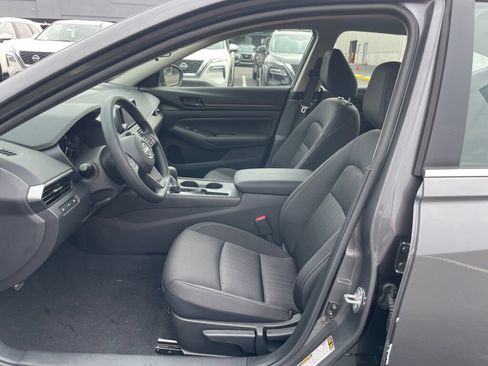 Used 2024 Nissan Altima 2.5 S FWD image 7