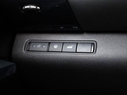 Certified 2025 Nissan Pathfinder SV w/ SV Premium Package FWD image 22