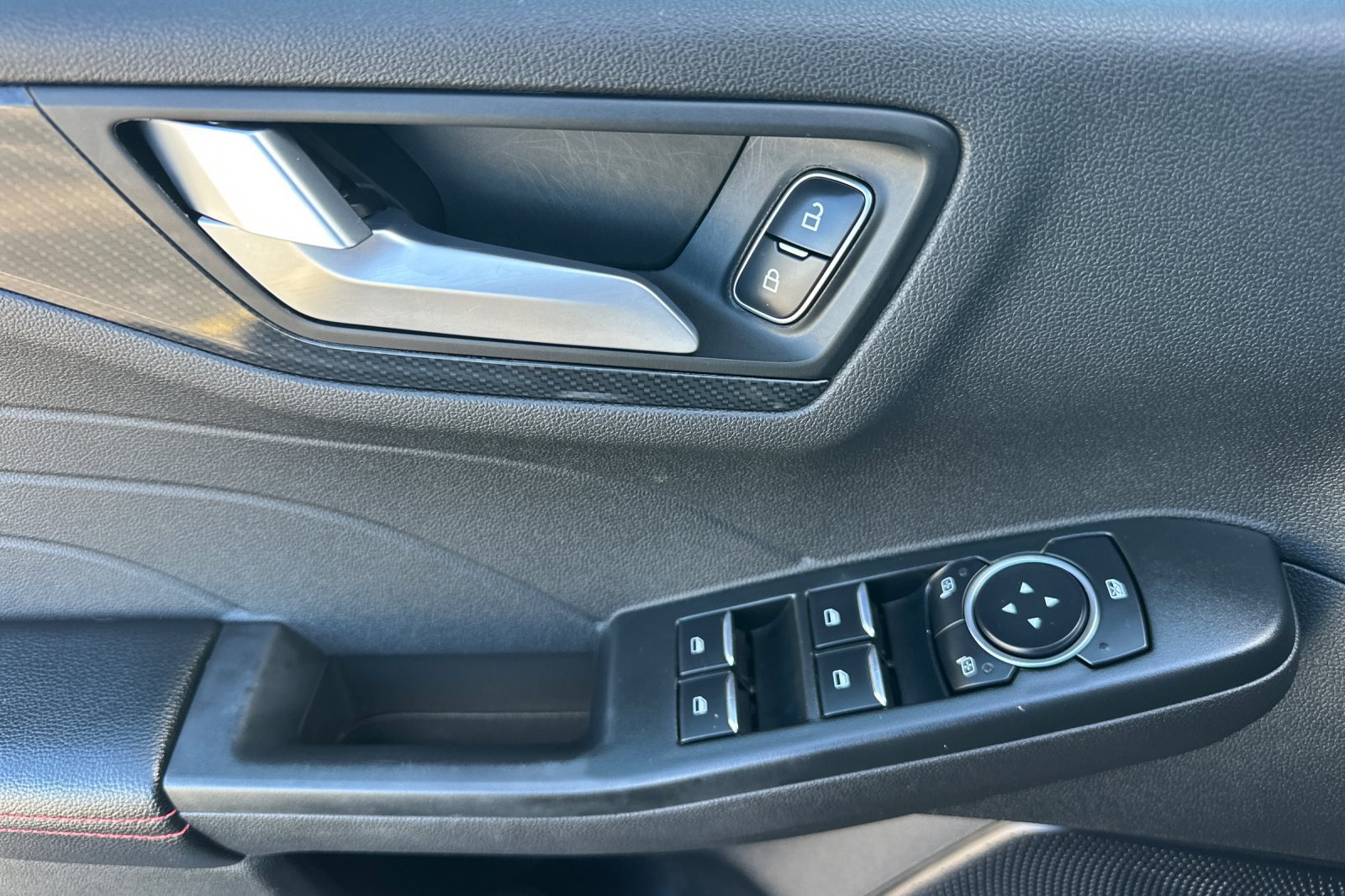 Used 2024 Ford Escape ST-Line FWD image 11