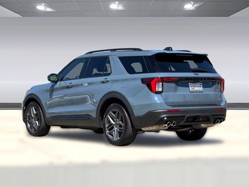 Used 2025 Ford Explorer ST w/ Sun And Sound Package AWD/4WD image 8