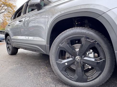 New 2025 Volkswagen Taos SEL image 6