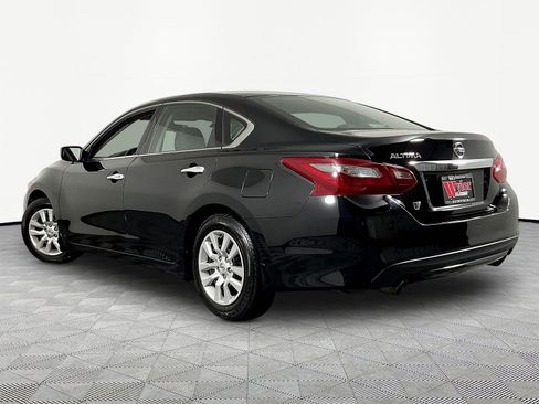 Used 2018 Nissan Altima 2.5 S w/ S Convenience Package FWD image 4