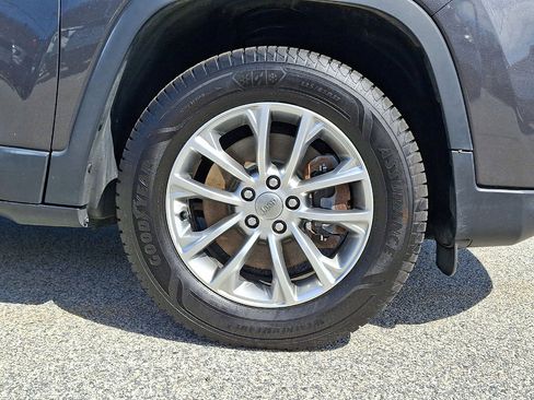 Certified 2022 Jeep Cherokee Latitude Lux w/ Mopar Interior Package image 27