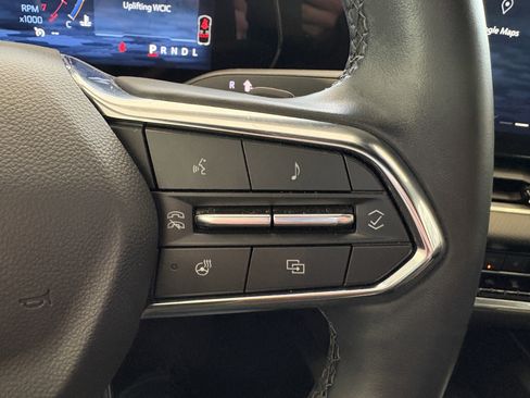 Used 2025 Chevrolet Equinox LT w/ Convenience Package II FWD image 13