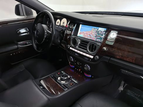 Used 2014 Rolls-Royce Ghost image 36