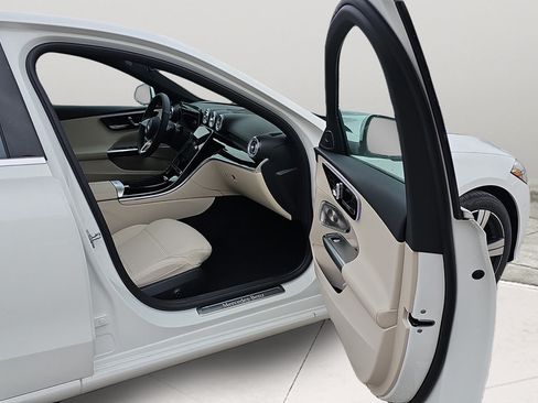 Certified 2026 Mercedes-Benz C 300 4MATIC Sedan image 11
