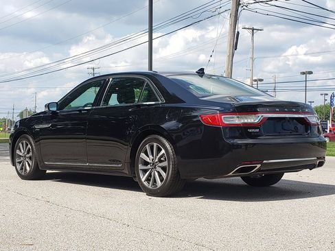 Used 2019 Lincoln Continental Premiere FWD image 3