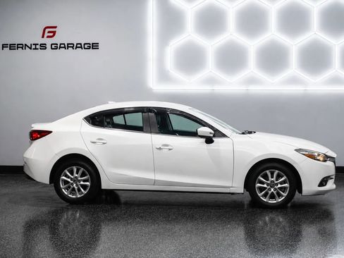 Used 2017 MAZDA MAZDA3 Grand Touring FWD image 2