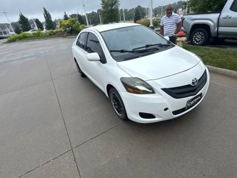 Used 2008 Toyota Yaris Sedan FWD image 3