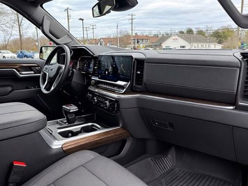 Used 2024 Chevrolet Silverado 1500 RST w/ Z71 Off-Road Package image 16