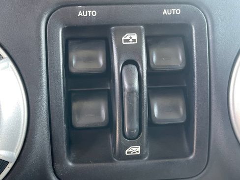 Used 2014 Jeep Wrangler Unlimited Rubicon w/ Connectivity Group AWD/4WD image 15