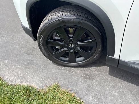 Certified 2025 Honda Pilot Black Edition image 28