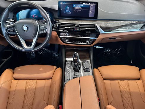 Used 2023 BMW 530e w/ Premium Package RWD image 17