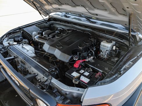 Used 2014 Toyota FJ Cruiser 4WD w/ Upgrade Package image 39