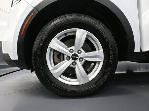 Used 2023 Kia Sorento LX AWD/4WD image 15
