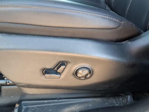 Used 2026 Chrysler Pacifica Select FWD image 17