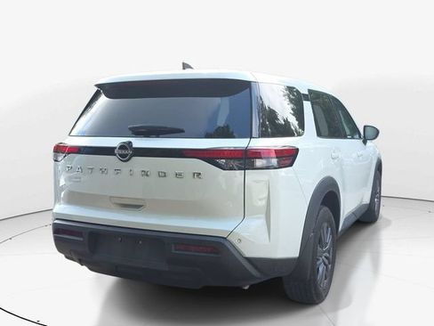 Used 2024 Nissan Pathfinder S FWD image 6