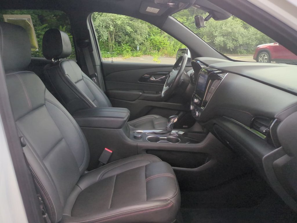 Used 2022 Chevrolet Traverse RS AWD/4WD image 29