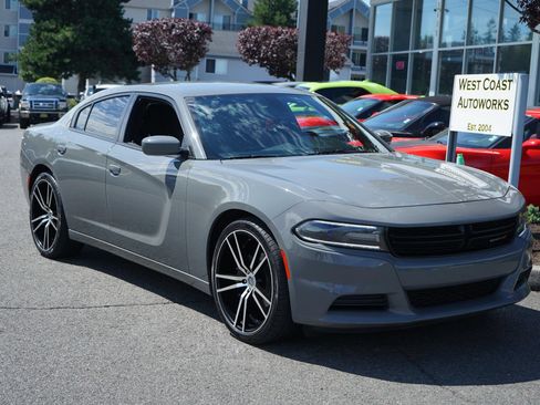 Used 2018 Dodge Charger SXT RWD image 7