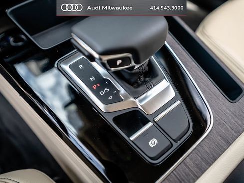 Used 2023 Audi Q5 2.0T Premium w/ Convenience Package AWD/4WD image 26