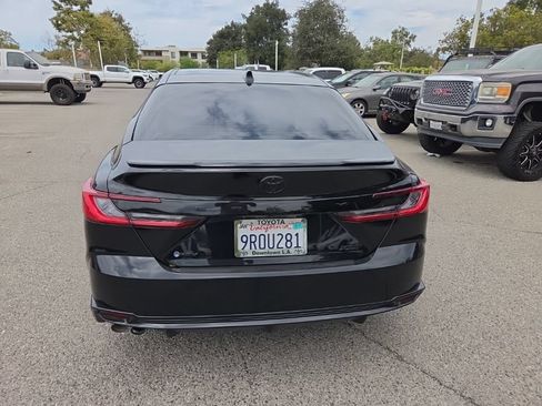 Used 2025 Toyota Camry XSE FWD image 4