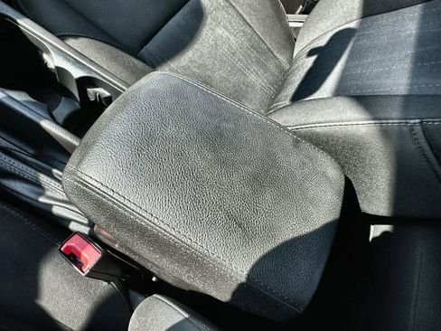 Used 2016 Ford Focus SE w/ SE Power Seat Package image 16