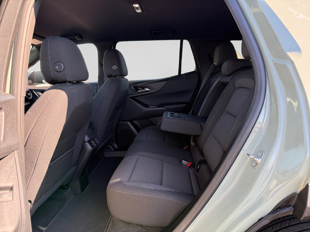 Used 2025 Chevrolet Equinox LT w/ Safety and Technology Package AWD/4WD image 37